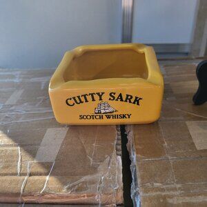 Cutty Sark Scotch Whisky Ashtray Wade England Yellow Vintage Rare GUC "BIN E